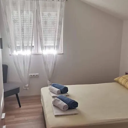 Apartment Two Bedroom With Terrace And Sea View Trogir