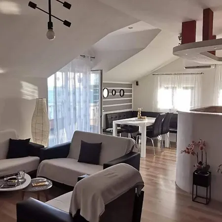 Apartment Two Bedroom With Terrace And Sea View